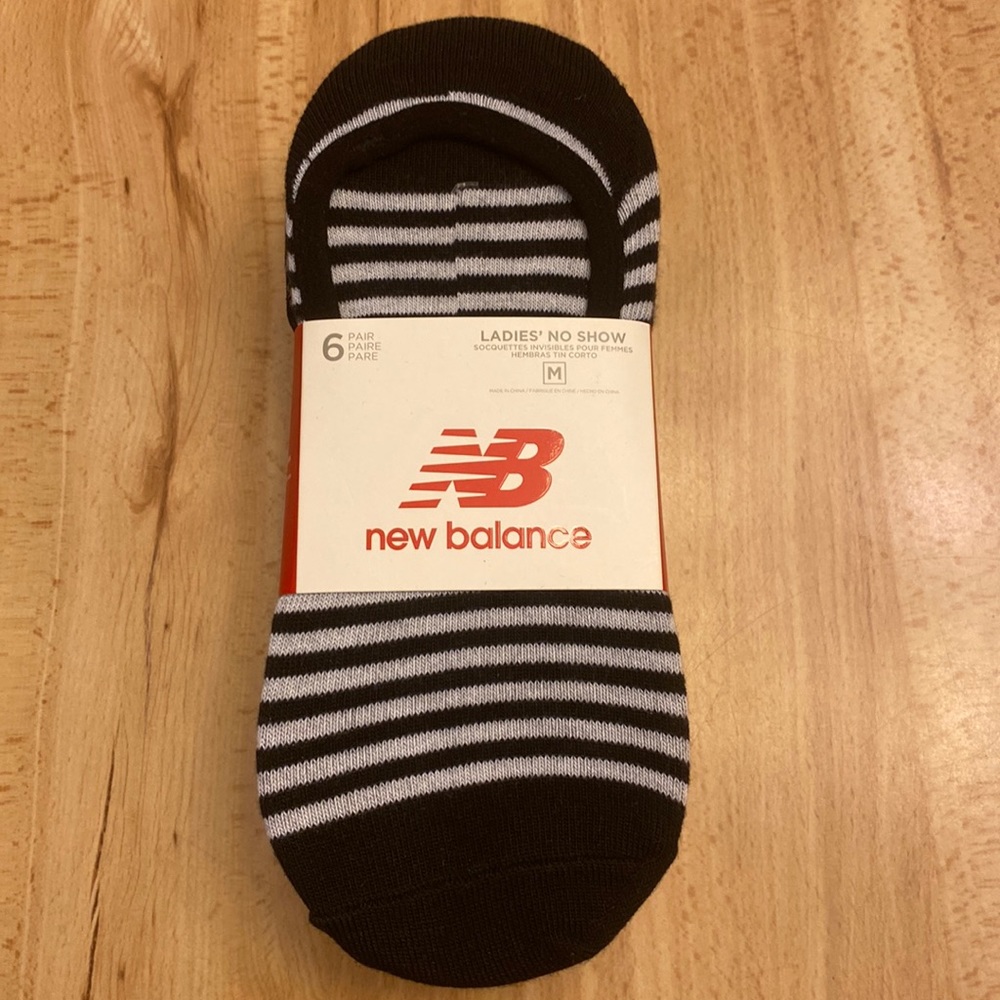 New Balance Ladies No Show - Size Medium -